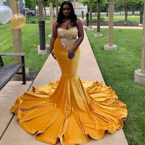 Gouden plus size zeemeermin kralen prom jurken strapless nek lovertjes fluwelen avondjurken sweep trein mouwloze formele jurk