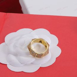 Gouden ring, prachtige mode-spits bezet met zirkoon designerring, messing materiaal, 3 maten #6#7#8, feestbanket Valentijnsdag, geschenken, hoge kwaliteit met doos