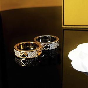 Gouden Ring Luxe Designer Dames Diamanten Ringen Mode Brief Band Ringen Vrouwen Origineel Ontwerp Top Kwaliteit Liefde Ring Engagement Je240C