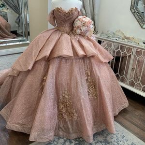 Gouden sexy roze lovertjes kant Quinceanera -jurken baljurk uit schouder pailletten appliques kralen met de hand gemaakte bloemen puffy feestjurk prom avondjurken s s