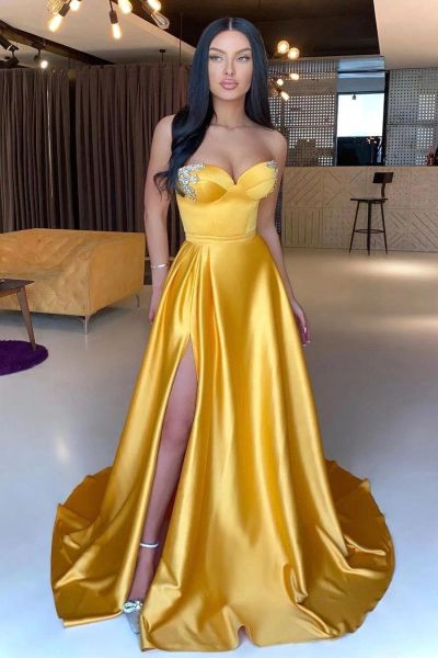 Gold Sexy Yellow Split Night Robes une ligne chérie en satin perlé