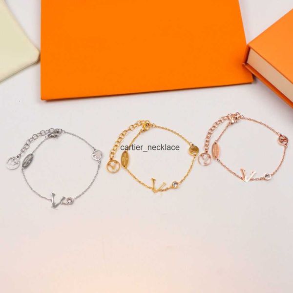 Gold Silver Letter Pendant Charm Bracelet Crystal Link Chain Bangle Luxury Brand Designer Men Femmes Titane Steel Bijoux de mariage Classic High Quality