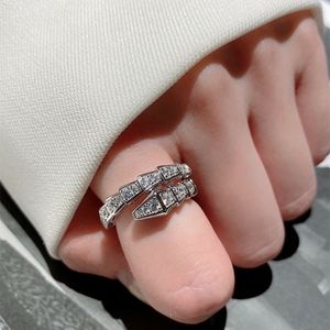 Gouden slang kronkelende wijs vingerring Diamant Rhinestone verstelbare ring mode sieraden vriendin cadeau licht luxe senior sense ring