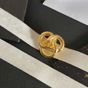 Gouden trui pak kraagpen broches mode designer merk c letter broche luxe hoogwaardige goud vergulde trouwkleding sieraden accessoires
