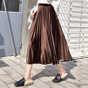 Gouden fluwelen rok vrouwelijke herfst winter Koreaanse mode geplooide rokken vintage vaste kleur plus mize long dames 2021