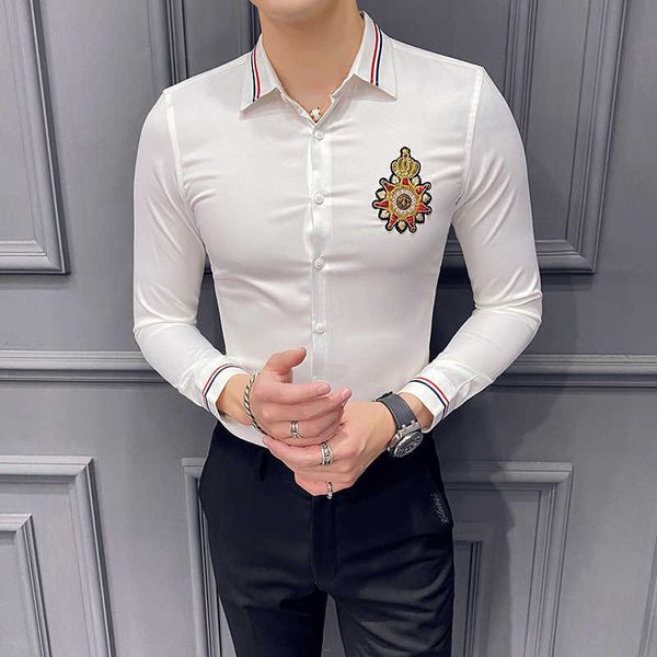 Golden Badge Chemise Blanche Hommes À Manches Longues Slim Fit Robe Chemises Hommes Formelle D'affaires De Mariage Smoking Homme Vêtements M-4XL 210527