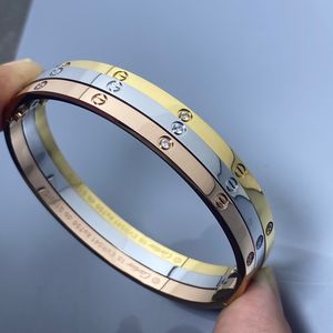 Le créateur de bracelet à tournevis de luxe Golden Classic a des couples masculins et féminins sans diamants, un bracelet préféré empilé