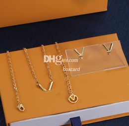 Gouden oorrang ketting sets eenvoudige letterketting kettingen sets 18k gouden oorbellen sieraden sets