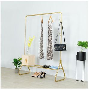 Présentoir en fer doré pour magasins de vêtements – Vitrine élégante au sol avec rails de suspension avant et latéraux pour meubles de chambre à coucher