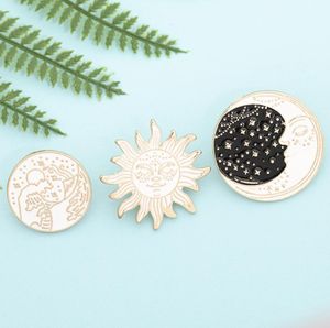 Golden Sun Moon Star Seaside Waves Broches Visage de dessin animé Épingles rondes en émail Vestes en denim Épinglette Creative Badges Jewelry2832633