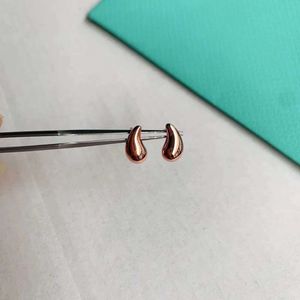 Gouden waterdruppels Stud Tri-hoek symbole ontwerp zwart wit stud vrouwen mannen brief graveren bungelen oorbellen meisjes bruiloft sieraden s925 zilveren naald