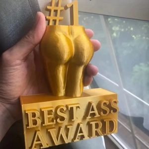 Golden Win Cup Statuette Award Statue Ass Boobs Gold Ornement Trophy Statue Funny Creativity Resin Home Decorations 240426