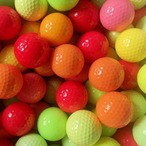 Bolas de golf 10pcs/Bag Balls de golf MixColor 2-3 Capas Juego Bola Profesional Alta calidad No impresa para Golfer Golf Products Precioso regalo 231213