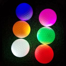 Les balles de golf s'allument et brillent dans les balles de golf sombres pour les amateurs de golf, cadeau de sports de plein air, balles de golf ou jeu lumineux 24BD 231213