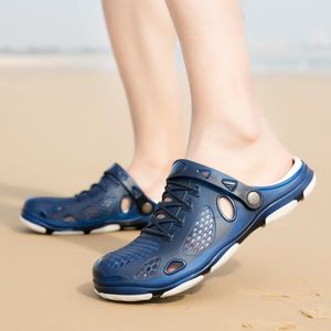 Bonne qualité Sandales de créateurs Été Pantoufles dénudées Hommes Tongs Été Plage Chaussures En Caoutchouc Mâle Appartements Sandales Noir Bleu Armée Vert