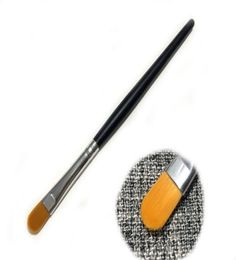 Polaire en bois de bonne qualité Small Corneer Foundation Feed Shadow Beauty Makeup Brush Z0030108972379