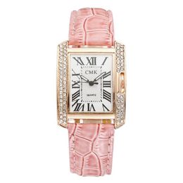 Buenos valores Reloj cuadrado deslumbrante Dial Temperamento Atmósfera Relojes para mujer Bisel de diamante Reloj de cuarzo para mujer Correa de cuero Ladie2387