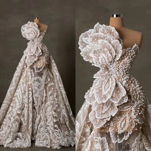 Robe de mariée sirène avec des appliques magnifiques, sans bretelles, transparente, avec traîne de balayage, sur mesure