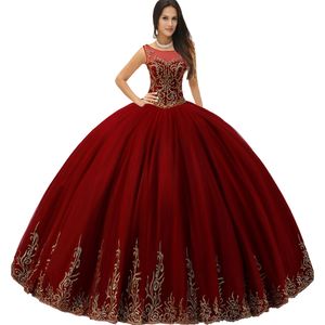 Gorgeous Sheer Beateau Hals Volledig Borduurwerk Quinceanera Jurk Wijn Rood en Goud Baskisch Lijfje Sweet 16 Dress XV Party