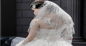 Magnifiques beaux voiles de mariage d'Eiffelbride avec des appliques de dentelle perlée brillante embellies deux couches blanches formelles de mariée Vei4316730