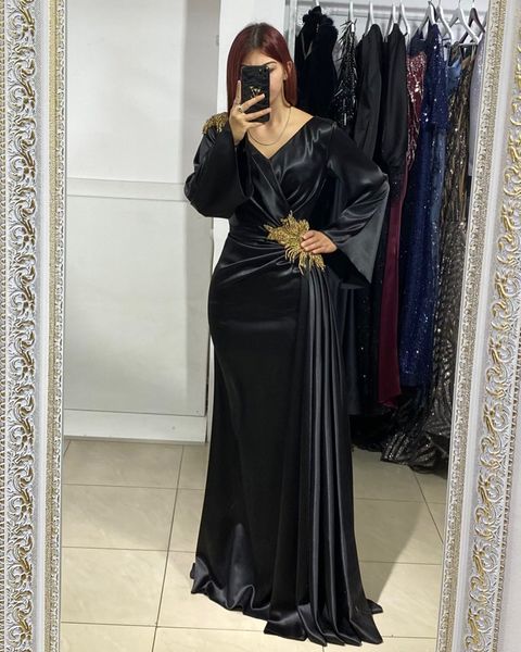 Superbes robes de soirée musulmanes noires élégantes manches longues en V