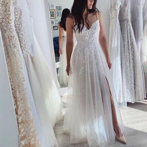 Superbes robes de mariée boho robe nuptiale en dentelle applique latérale fente spaghetti bretelles en tulle longueur de plancher plus taille vestide de novia 403 403