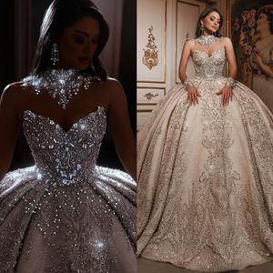 Magnifique robe de bal robe de mariée de mariée perlé perle couche haute robes de mariée vintage balayage Train Ruffle Saudi Arabe Dubaï Qatar Robes nuptiales de luxe plus taille