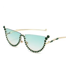 Magnifiques lunettes de soleil cloutées de diamants œil de chat mode demi-monture dames lunettes de soleil à la mode en gros