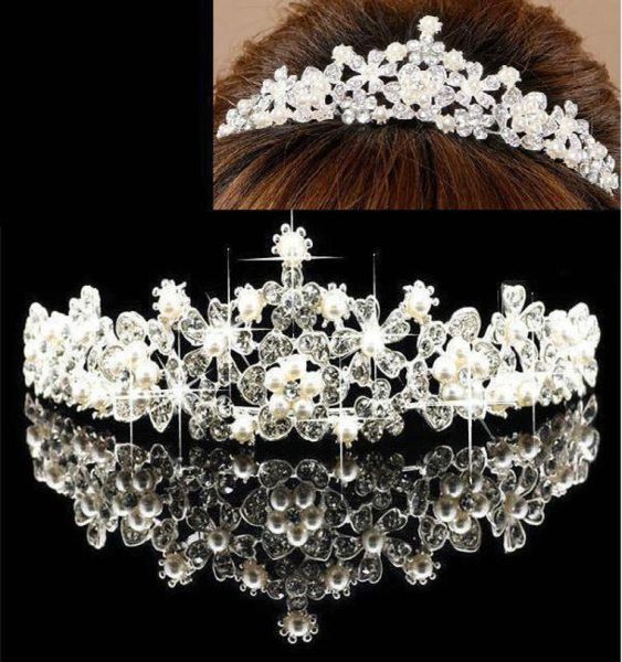 Hermosos ejercicios Cristales Coronas Bridal Tiaras Queen Princess Pearl Rhinestones Diamante Diabio Accesorios para el cabello de la boda en el stock3724742