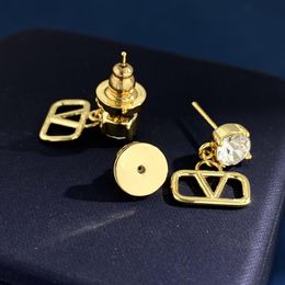 Superbe niche de mode boucles d'oreilles pour femmes bijoux boucles d'oreilles de créateurs pendentif pour femmes style élégant bijoux de mariage pour femmes