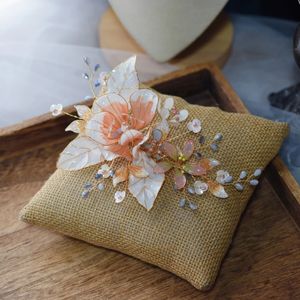 Magnifiques Barrettes à fleurs en résine faites à la main, bijoux de couvre-chef, accessoire pour cheveux de mariage, 240306
