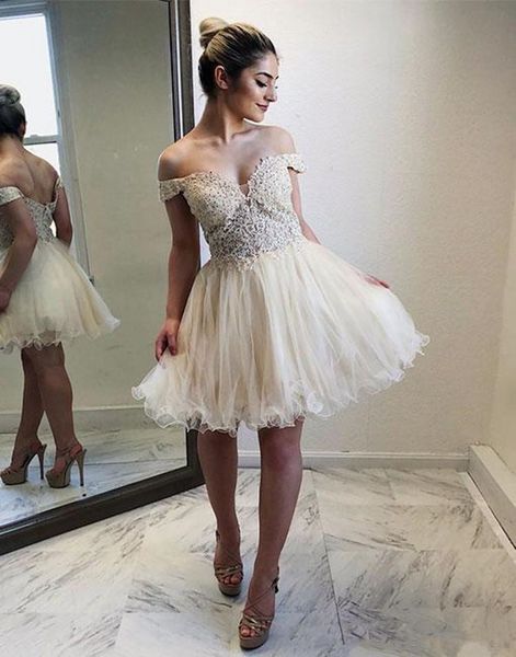 Superbes robes de soirée hors de l'épaule Appliques en dentelle Tulle Longueur au genou Robes de bal Tutu Ivoire Champagne Robes de soirée cocktail Q131