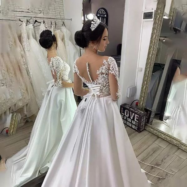 Magnifique dentelle appliques robes de mariée robe de mariée balayage train 2022 encolure dégagée une ligne corset dos manches longues satin froncé plis jardin robes de novia