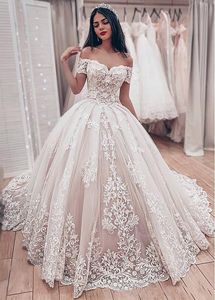 Prachtige kanten baljurk bruiloft jurken van de schouder 2020 appliques lace-up rug moslim bruidsjurken