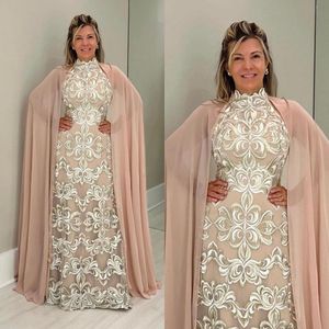 Prachtige kanten moeder van de bruid jurken High Neck Chiffon Cape Wedding Guest Jurk vloer Lengte avondjurken