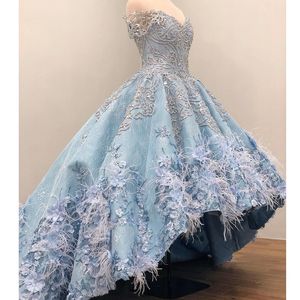 Prachtige licht-sky-blue avondjurken off shoulder luxe kralen 3D floral appliques kant baljurk feestjurk glamoureuze veer prom dres