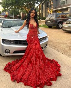 Prachtige lange prom -jurken 2024 Mermaid Luxe Sparkly Silver Crystals Red Poolin Black Girls avondfeest formele jurken