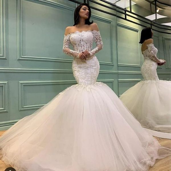 Magnifique robe de mariée sirène en dentelle à manches longues, épaules dénudées, avec des appliques de balayage, dos à lacets, grande taille