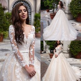 Magnifique Lussano 2019 Une Ligne Robes De Mariée À Manches Longues Col Plongeant En Dentelle Applique Balayage Train Robes De Mariée Plage robe de mari￩e