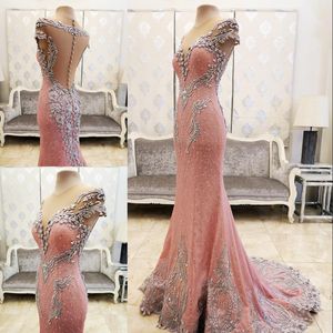 Prachtige luxe roze prom jurk sprankelende kristallen kralen pure halsline appliques pageant jurk mode Dubai zeemeermin avondjurken