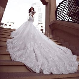 Magnifique Luxe Plus La Taille Sirène Dentelle Robes De Mariée Plongeant Cou Manches Longues Robe De Mariée Perlée Robes De Mariée Robe De Nov290H