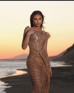 Superbes robes de bal de sirène spaghetti avec plumes rayure paillettes plis longueur de plancher dos nu sur mesure plus la taille robe de soirée robe de nuit