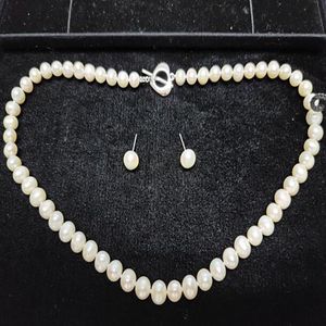 Magnifique collier de perles naturelles avec boucle d'oreille