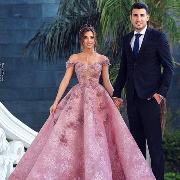 Magnifiques robes de bal à épaules dénudées perles sexy appliques de dentelle florale une ligne longue robe de bal 2018 mode corset corsage robe de soirée à lacets