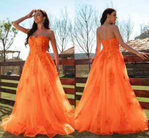 Prachtige Oranje Galajurken Sexy Backless A-lijn Strapless Kant Applicaties Ruches Tule Lange Avondjurken Plus Size BC15153 0201