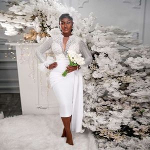 Prachtige parels kralen korte jurken Afrikaanse lange mouwen schede bruidsjurken pure nek bruiloft vestidos feestjurk 0530