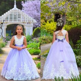 Hermosos vestidos de flores de princesa de lavanda mangas joya de encaje de cuello apliques de pelota chicas largas concurso para niños mierda de mierda