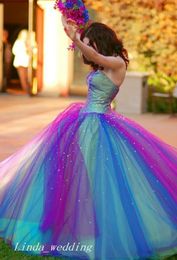Prachtige regenboog gekleurde prom jurk nieuwe baljurk lieverd halslijn tule avond feestjurk quinceanera jurk8072011