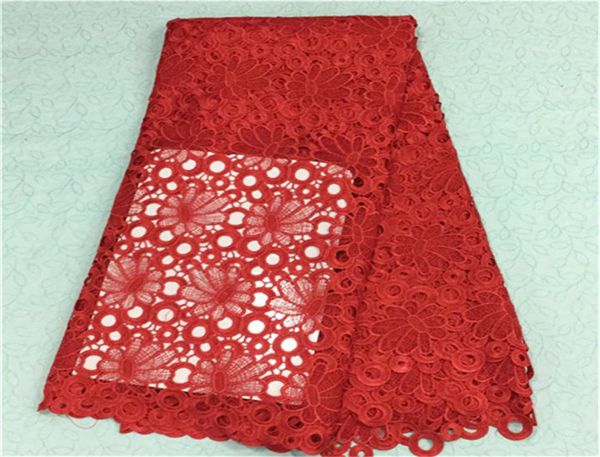 Magnifique tissu de dentelle soluble dans l'eau de broderie africaine rouge avec tissu de dentelle guipure de fleur pour robe de soirée BW1325yardspc2633372