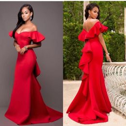 Prachtige rode zeemeermin Long Prom Bruidsmeisjes jurken van de schouder Ruches Backless Maid of Honor Lengte Satin Evening Party Dre 249O